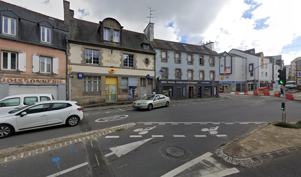 Retrouvez toutes les informations de contacts et horaires d&rsquo;ouverture pour La Poste BREST KERINOU situé à Brest dans le département Finistère (29). Pour effectuer envoyer vos colis (colissimo, chronopost, suivi colis), une gestion bancaire (banque postal, French Bank), votre courrier [&hellip;]