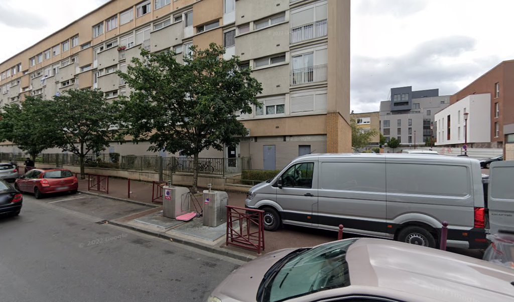 Retrouvez toutes les informations de contacts et horaires d&rsquo;ouverture pour La Poste BONDY LA NOUE CAILLET situé à Bondy dans le département Seine-Saint-Denis (93). Pour effectuer envoyer vos colis (colissimo, chronopost, suivi colis), une gestion bancaire (banque postal, French Bank), [&hellip;]