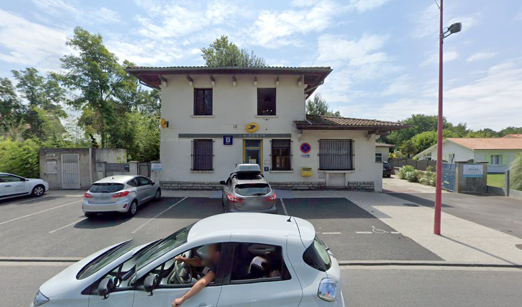Retrouvez toutes les informations de contacts et horaires d&rsquo;ouverture pour La Poste LANTON situé à Lanton dans le département Gironde (33). Pour effectuer envoyer vos colis (colissimo, chronopost, suivi colis), une gestion bancaire (banque postal, French Bank), votre courrier (suivi [&hellip;]