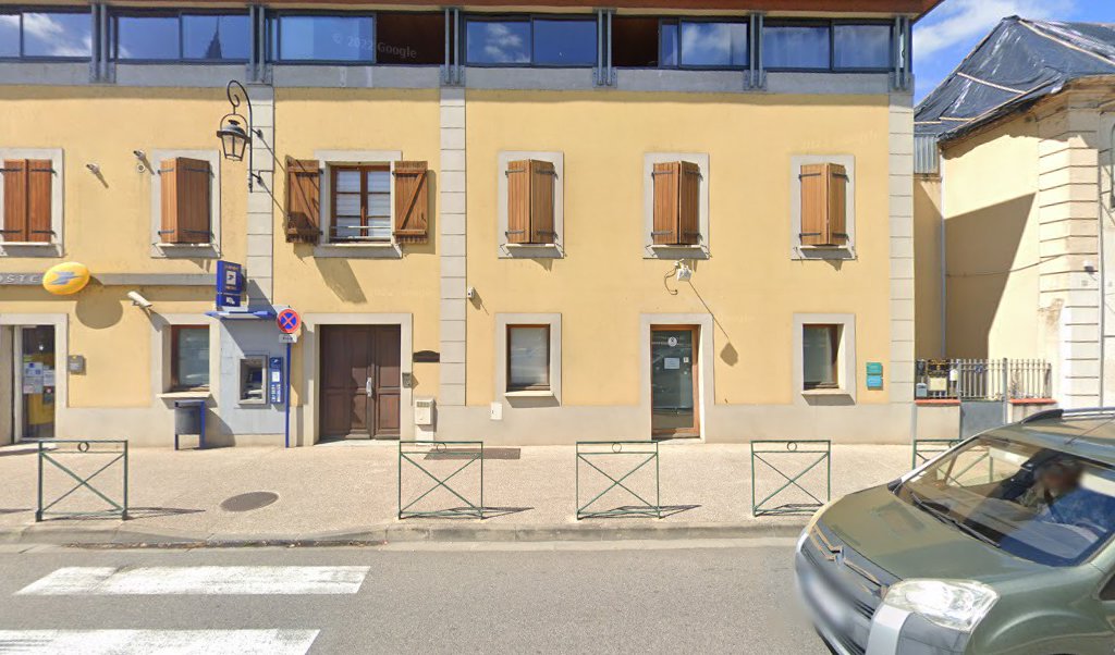 Retrouvez toutes les informations de contacts et horaires d&rsquo;ouverture pour La Poste VIC EN BIGORRE situé à Vic en bigorre dans le département Hautes-Pyrénées (65). Pour effectuer envoyer vos colis (colissimo, chronopost, suivi colis), une gestion bancaire (banque postal, French [&hellip;]