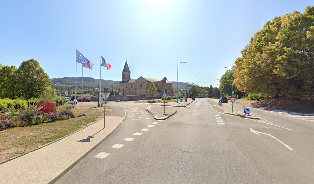 Retrouvez toutes les informations de contacts et horaires d&rsquo;ouverture pour La Poste AUTUN situé à Autun dans le département Saône-et-Loire (71). Pour effectuer envoyer vos colis (colissimo, chronopost, suivi colis), une gestion bancaire (banque postal, French Bank), votre courrier (suivi [&hellip;]