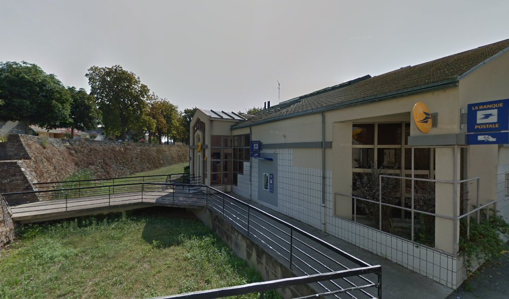 Retrouvez toutes les informations de contacts et horaires d&rsquo;ouverture pour La Poste MONTAIGU situé à Montaigu vendee dans le département Vendée (85). Pour effectuer envoyer vos colis (colissimo, chronopost, suivi colis), une gestion bancaire (banque postal, French Bank), votre courrier [&hellip;]
