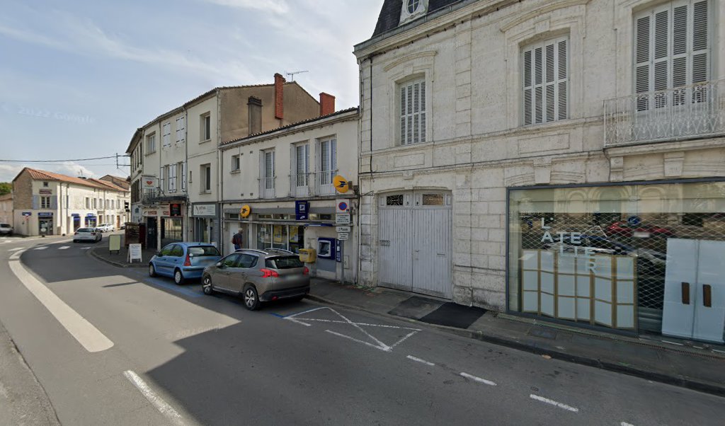 Retrouvez toutes les informations de contacts et horaires d&rsquo;ouverture pour La Poste ANGOULEME ST CYBARD situé à Angouleme dans le département Charente (16). Pour effectuer envoyer vos colis (colissimo, chronopost, suivi colis), une gestion bancaire (banque postal, French Bank), votre [&hellip;]