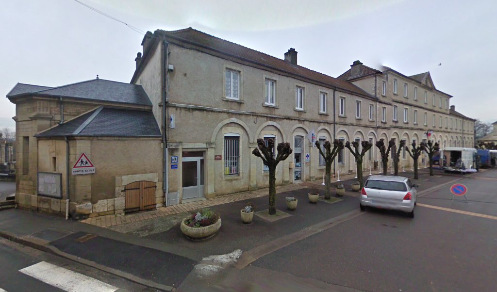 Retrouvez toutes les informations de contacts et horaires d&rsquo;ouverture pour La Poste Agence Communale CHAMPLITTE MAIRIE situé à Champlitte dans le département Haute-Saône (70). Pour effectuer envoyer vos colis (colissimo, chronopost, suivi colis), une gestion bancaire (banque postal, French Bank), [&hellip;]