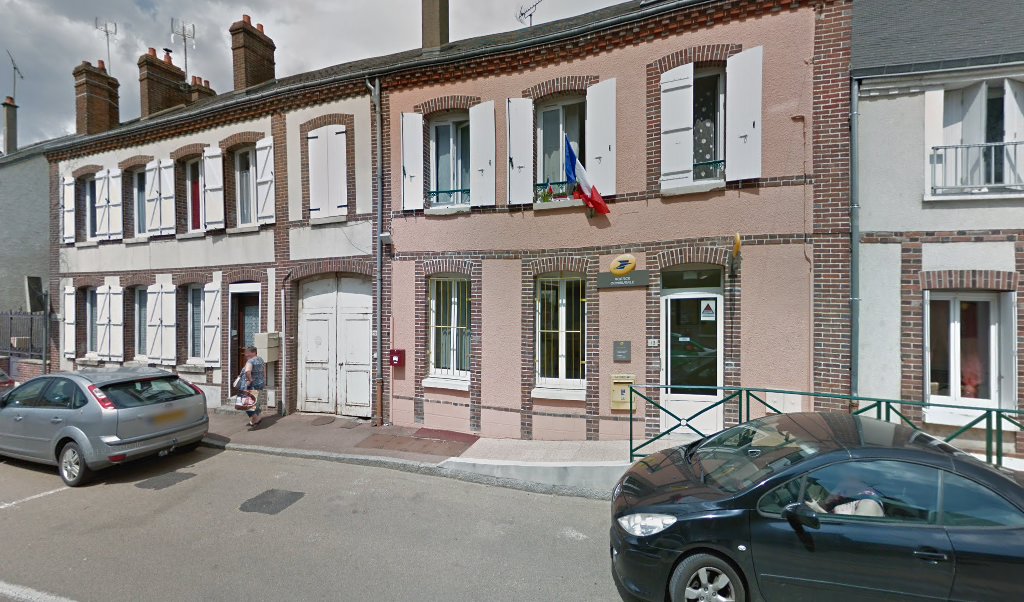 Retrouvez toutes les informations de contacts et horaires d&rsquo;ouverture pour La Poste Agence Communale DOUCHY MONTCORBON Mairie situé à Douchy montcorbon dans le département Loiret (45). Pour effectuer envoyer vos colis (colissimo, chronopost, suivi colis), une gestion bancaire (banque postal, [&hellip;]