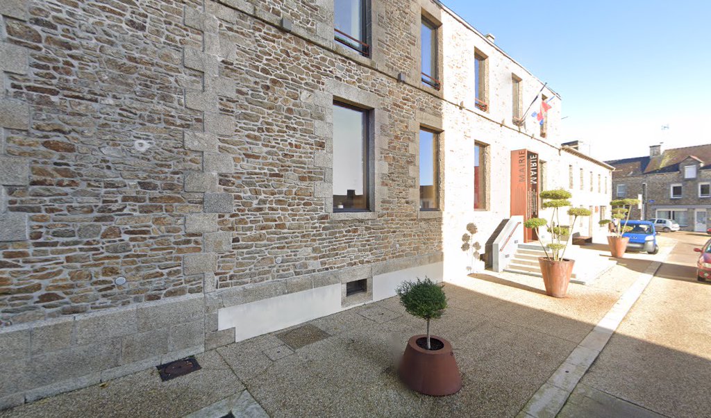 Retrouvez toutes les informations de contacts et horaires d&rsquo;ouverture pour La Poste Agence Communale PLOUGUENAST Mairie situé à Plouguenast dans le département Côtes d&rsquo;Armor (22). Pour effectuer envoyer vos colis (colissimo, chronopost, suivi colis), une gestion bancaire (banque postal, French [&hellip;]
