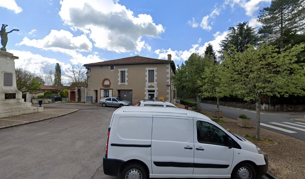 Retrouvez toutes les informations de contacts et horaires d&rsquo;ouverture pour La Poste Agence Communale LESSAC Mairie situé à Lessac dans le département Charente (16). Pour effectuer envoyer vos colis (colissimo, chronopost, suivi colis), une gestion bancaire (banque postal, French Bank), [&hellip;]