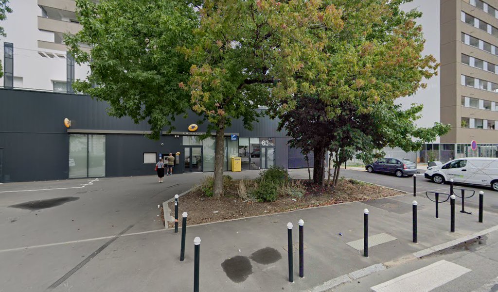 Retrouvez toutes les informations de contacts et horaires d&rsquo;ouverture pour La Poste NANTES SAINT JACQUES situé à Nantes dans le département Loire-Atlantique (44). Pour effectuer envoyer vos colis (colissimo, chronopost, suivi colis), une gestion bancaire (banque postal, French Bank), votre [&hellip;]