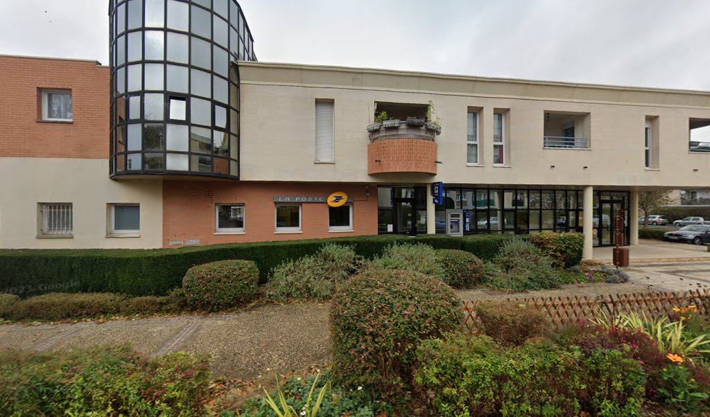 Retrouvez toutes les informations de contacts et horaires d&rsquo;ouverture pour La Poste GOUVIEUX situé à Gouvieux dans le département Oise (60). Pour effectuer envoyer vos colis (colissimo, chronopost, suivi colis), une gestion bancaire (banque postal, French Bank), votre courrier (suivi [&hellip;]