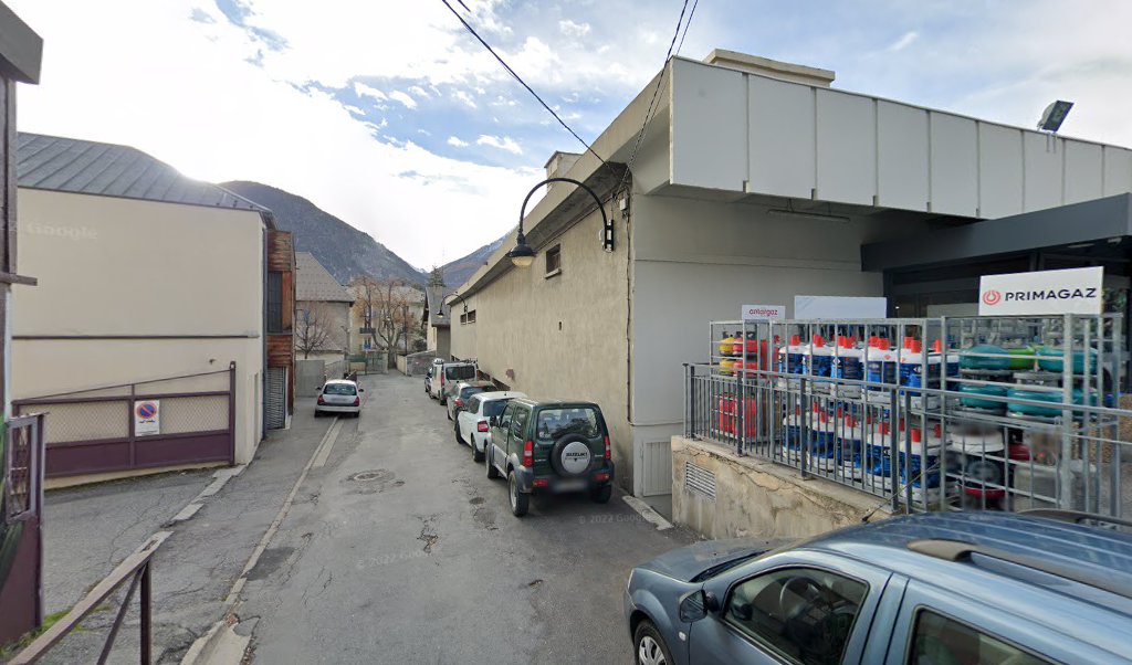 Retrouvez toutes les informations de contacts et horaires d&rsquo;ouverture pour Relais Pickup CARREFOUR CITY situé à Briancon dans le département Hautes-Alpes (05). Pour effectuer envoyer vos colis (colissimo, chronopost, suivi colis), une gestion bancaire (banque postal, French Bank), votre courrier [&hellip;]