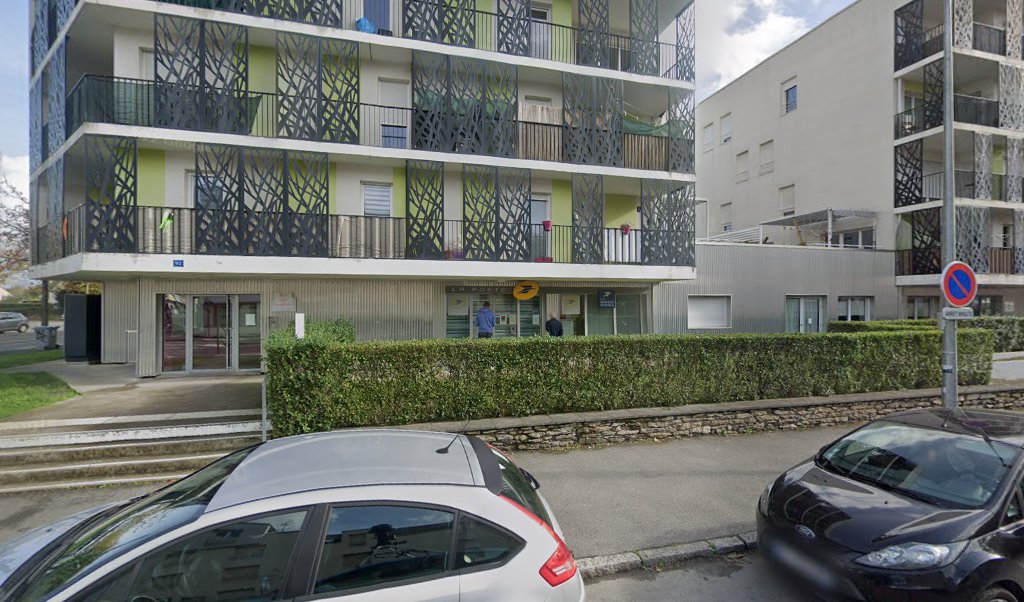 Retrouvez toutes les informations de contacts et horaires d&rsquo;ouverture pour La Poste NANTES BOURGEONNIERE situé à Nantes dans le département Loire-Atlantique (44). Pour effectuer envoyer vos colis (colissimo, chronopost, suivi colis), une gestion bancaire (banque postal, French Bank), votre courrier [&hellip;]