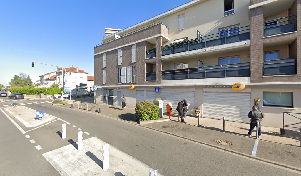 Retrouvez toutes les informations de contacts et horaires d&rsquo;ouverture pour La Poste CHANTELOUP LES VIGNES situé à Chanteloup les vignes dans le département Yvelines (78). Pour effectuer envoyer vos colis (colissimo, chronopost, suivi colis), une gestion bancaire (banque postal, French [&hellip;]