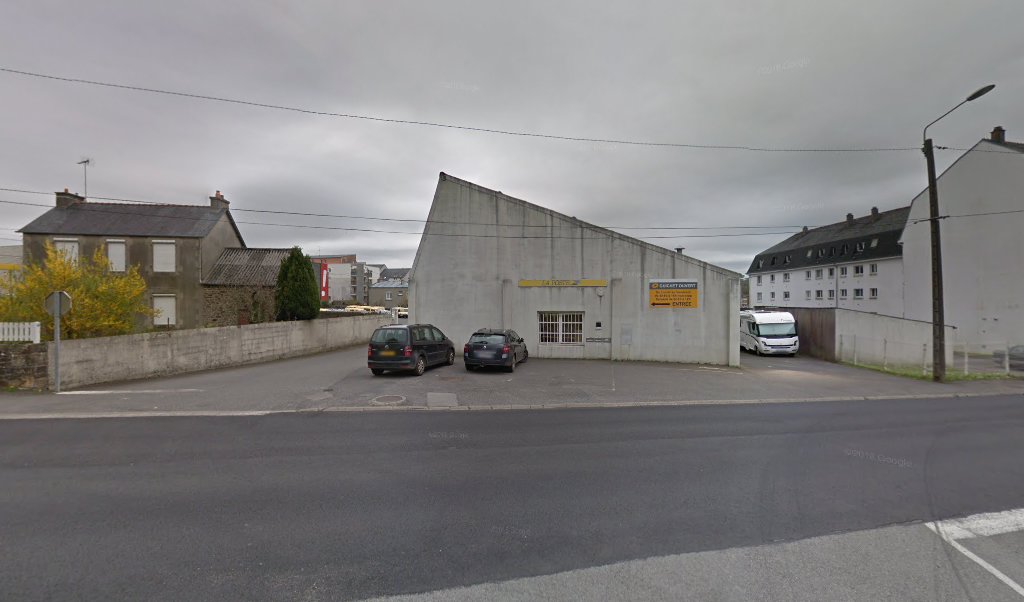 Retrouvez toutes les informations de contacts et horaires d&rsquo;ouverture pour Relais Pickup CENTRE COURRIER LANDERNEAU situé à Landerneau dans le département Finistère (29). Pour effectuer envoyer vos colis (colissimo, chronopost, suivi colis), une gestion bancaire (banque postal, French Bank), votre [&hellip;]