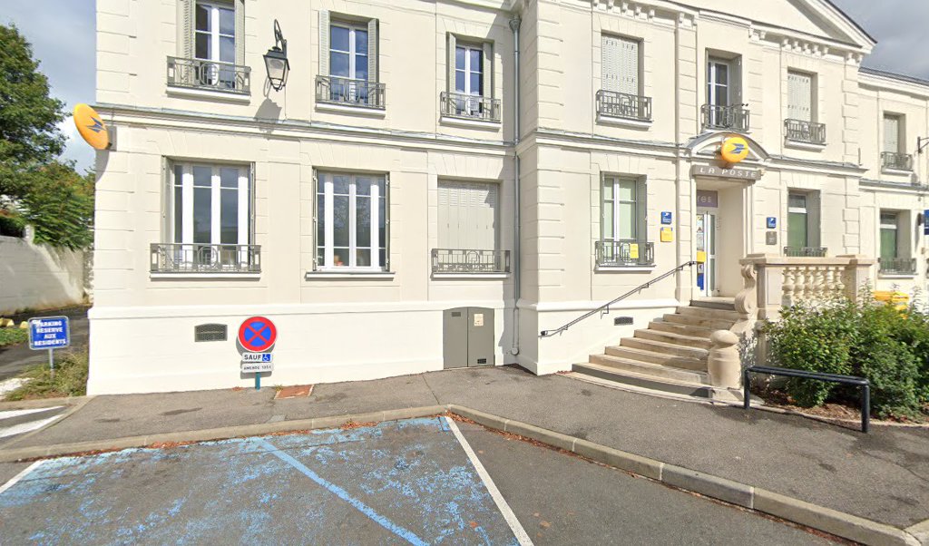 Retrouvez toutes les informations de contacts et horaires d&rsquo;ouverture pour La Poste YERRES situé à Yerres dans le département Essonne (91). Pour effectuer envoyer vos colis (colissimo, chronopost, suivi colis), une gestion bancaire (banque postal, French Bank), votre courrier (suivi [&hellip;]