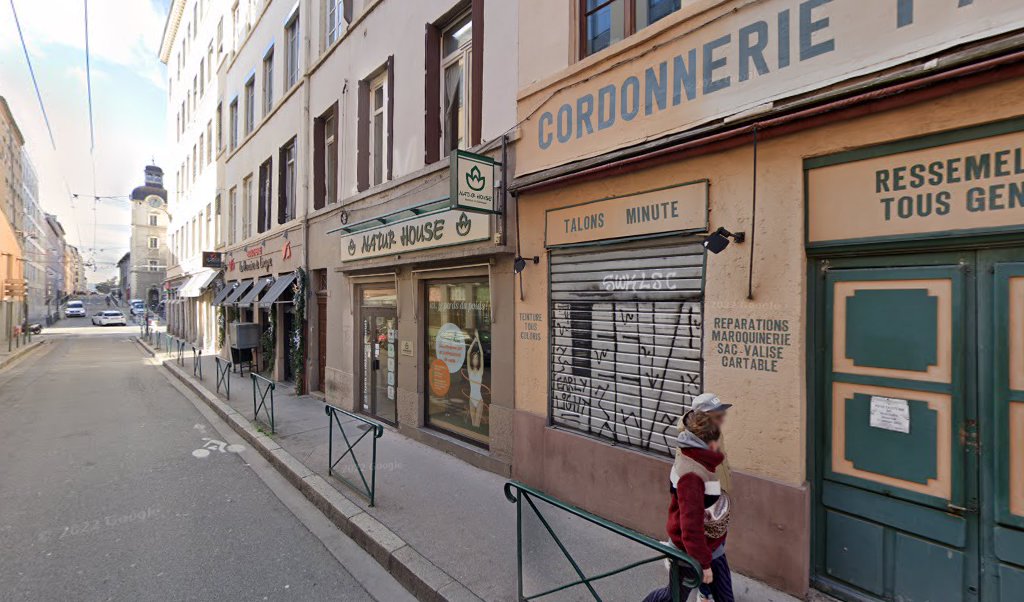 Retrouvez toutes les informations de contacts et horaires d&rsquo;ouverture pour Relais Pickup LA JOLIE MALLE situé à Lyon dans le département Rhône (69). Pour effectuer envoyer vos colis (colissimo, chronopost, suivi colis), une gestion bancaire (banque postal, French Bank), votre [&hellip;]