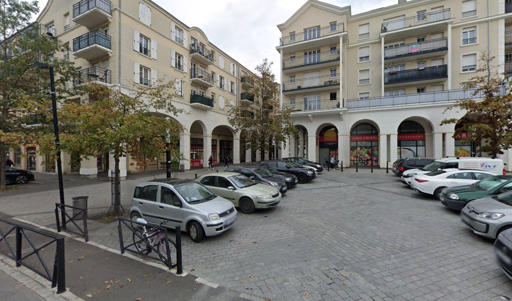 Retrouvez toutes les informations de contacts et horaires d&rsquo;ouverture pour Relais Pickup CARREFOUR MARKET situé à Bussy st georges dans le département Seine-et-Marne (77). Pour effectuer envoyer vos colis (colissimo, chronopost, suivi colis), une gestion bancaire (banque postal, French Bank), [&hellip;]