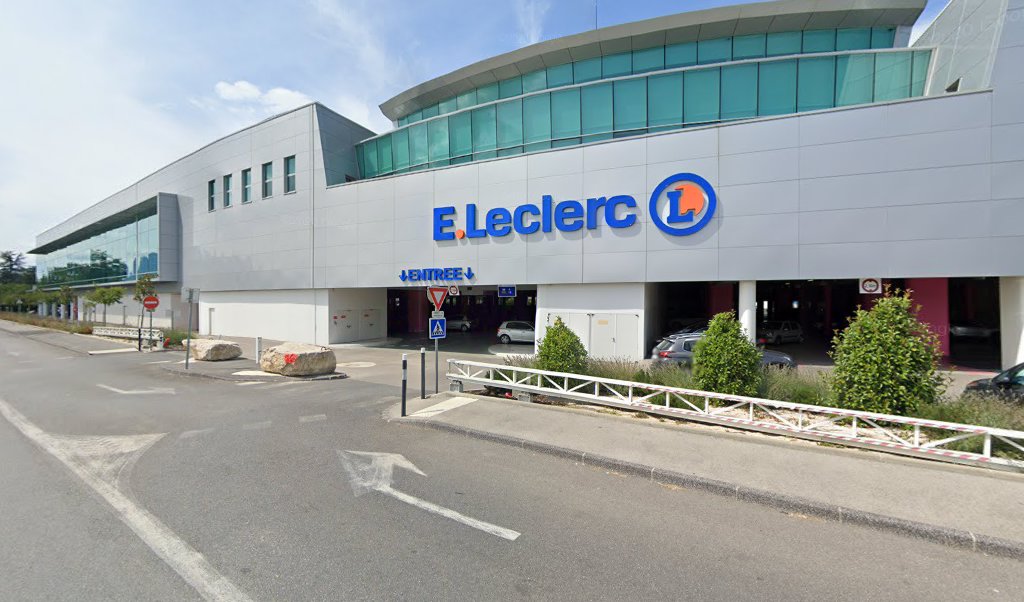 Retrouvez toutes les informations de contacts et horaires d&rsquo;ouverture pour Relais Pickup E LECLERC – VILLE LA GRAND situé à Ville la grand dans le département Haute-Savoie (74). Pour effectuer envoyer vos colis (colissimo, chronopost, suivi colis), une gestion bancaire [&hellip;]
