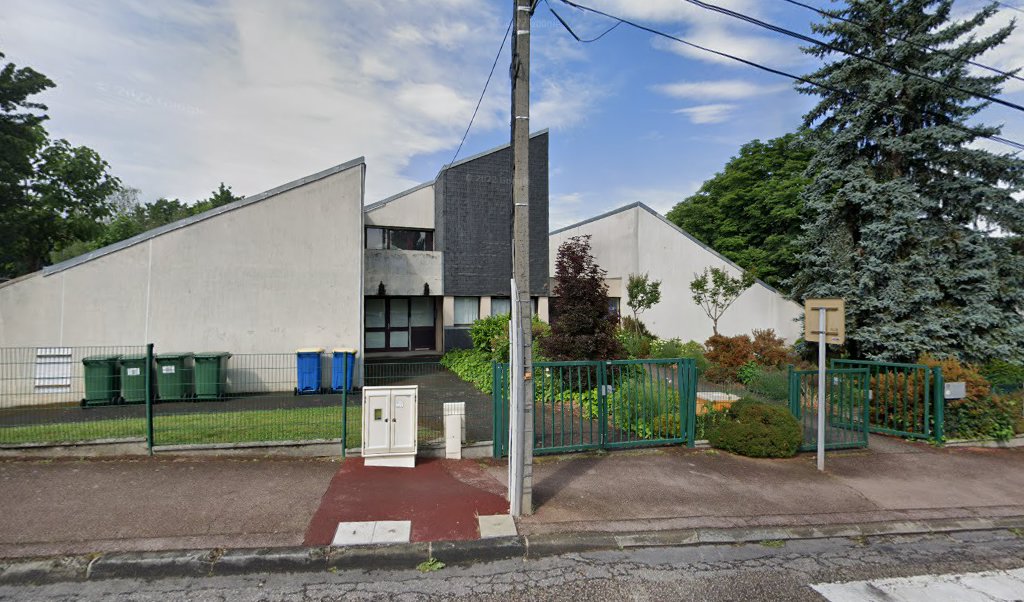Retrouvez toutes les informations de contacts et horaires d&rsquo;ouverture pour La Poste Relais LA RENCONTRE situé à Limoges dans le département Haute-Vienne (87). Pour effectuer envoyer vos colis (colissimo, chronopost, suivi colis), une gestion bancaire (banque postal, French Bank), votre [&hellip;]