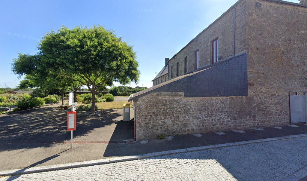 Retrouvez toutes les informations de contacts et horaires d&rsquo;ouverture pour La Poste Agence Communale COMMER Mairie situé à Commer dans le département Mayenne (53). Pour effectuer envoyer vos colis (colissimo, chronopost, suivi colis), une gestion bancaire (banque postal, French Bank), [&hellip;]
