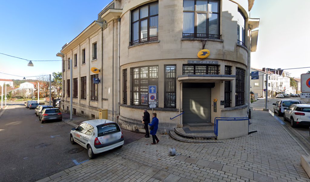 Retrouvez toutes les informations de contacts et horaires d&rsquo;ouverture pour La Poste VITTEL situé à Vittel dans le département Vosges (88). Pour effectuer envoyer vos colis (colissimo, chronopost, suivi colis), une gestion bancaire (banque postal, French Bank), votre courrier (suivi [&hellip;]