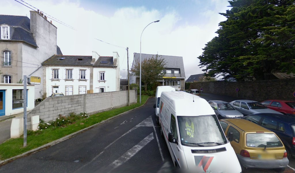 Retrouvez toutes les informations de contacts et horaires d&rsquo;ouverture pour La Poste LANNILIS situé à Lannilis dans le département Finistère (29). Pour effectuer envoyer vos colis (colissimo, chronopost, suivi colis), une gestion bancaire (banque postal, French Bank), votre courrier (suivi [&hellip;]