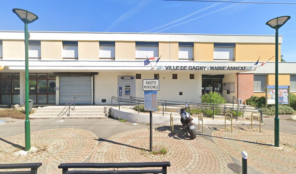 Retrouvez toutes les informations de contacts et horaires d&rsquo;ouverture pour La Poste GAGNY CHENAY situé à Gagny dans le département Seine-Saint-Denis (93). Pour effectuer envoyer vos colis (colissimo, chronopost, suivi colis), une gestion bancaire (banque postal, French Bank), votre courrier [&hellip;]