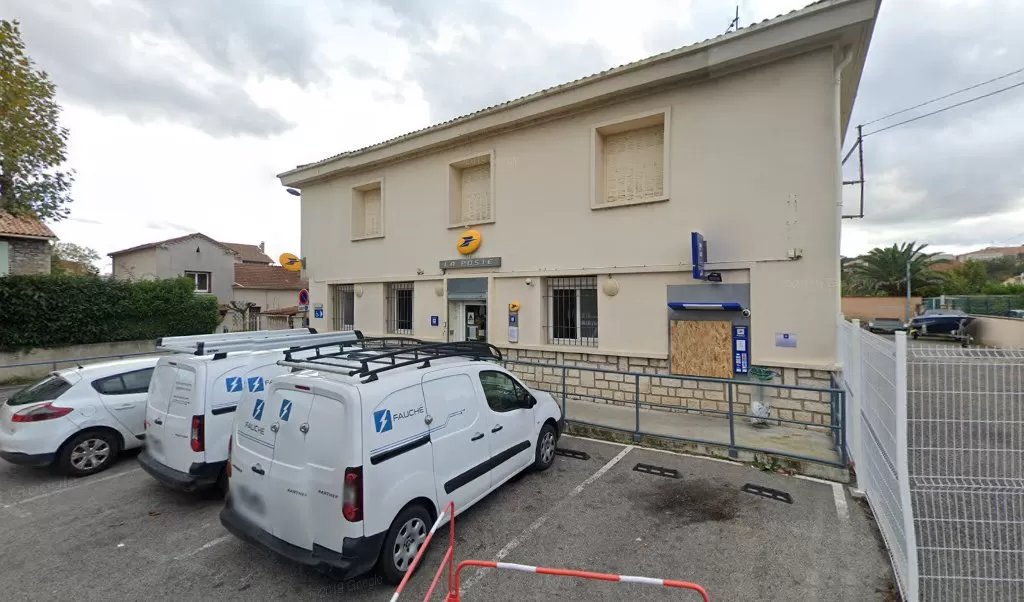 Retrouvez toutes les informations de contacts et horaires d&rsquo;ouverture pour La Poste ALES TAMARIS situé à Ales dans le département Gard (30). Pour effectuer envoyer vos colis (colissimo, chronopost, suivi colis), une gestion bancaire (banque postal, French Bank), votre courrier [&hellip;]