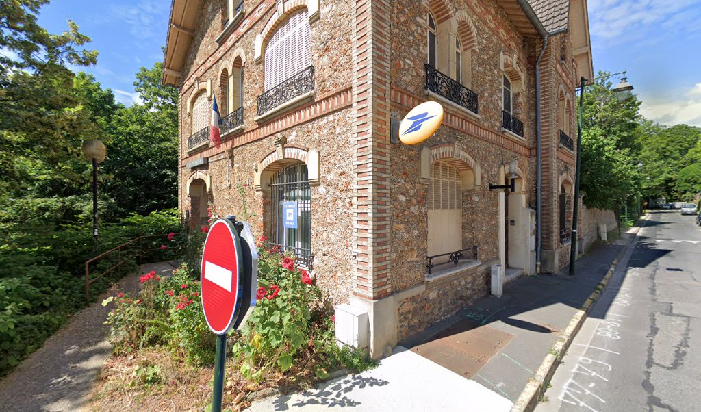 Retrouvez toutes les informations de contacts et horaires d&rsquo;ouverture pour La Poste BIEVRES situé à Bievres dans le département Essonne (91). Pour effectuer envoyer vos colis (colissimo, chronopost, suivi colis), une gestion bancaire (banque postal, French Bank), votre courrier (suivi [&hellip;]