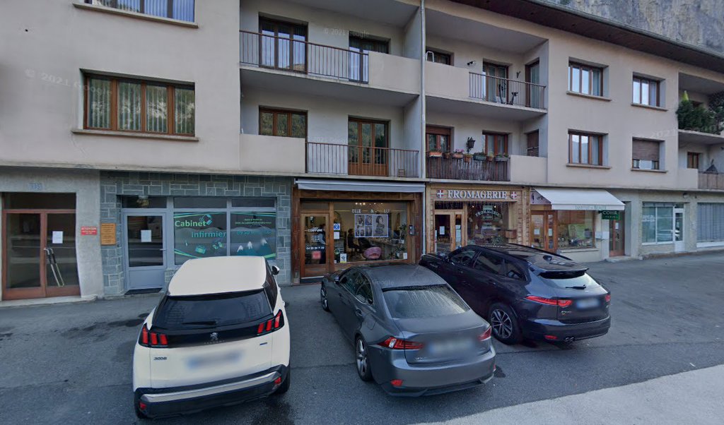 Retrouvez toutes les informations de contacts et horaires d&rsquo;ouverture pour Relais Pickup FROMAGERIE DE LA VALLEE situé à Magland dans le département Haute-Savoie (74). Pour effectuer envoyer vos colis (colissimo, chronopost, suivi colis), une gestion bancaire (banque postal, French Bank), [&hellip;]
