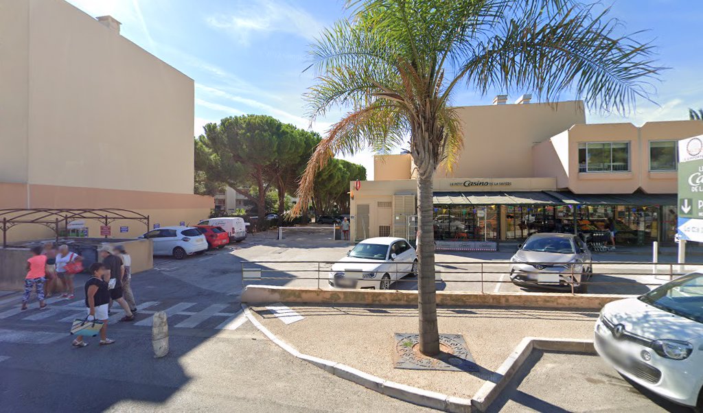 Retrouvez toutes les informations de contacts et horaires d&rsquo;ouverture pour La Poste Relais BORMES LES MIMOSAS Petit casino situé à Bormes les mimosas dans le département Var (83). Pour effectuer envoyer vos colis (colissimo, chronopost, suivi colis), une gestion bancaire [&hellip;]