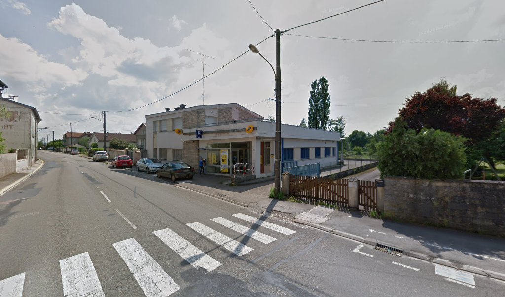 Retrouvez toutes les informations de contacts et horaires d&rsquo;ouverture pour La Poste DUN SUR MEUSE situé à Dun sur meuse dans le département Meuse (55). Pour effectuer envoyer vos colis (colissimo, chronopost, suivi colis), une gestion bancaire (banque postal, French [&hellip;]