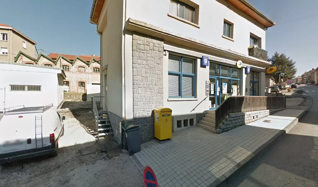 Retrouvez toutes les informations de contacts et horaires d&rsquo;ouverture pour La Poste Agence Communale DUNIERES MAIRIE situé à Dunieres dans le département Haute-Loire (43). Pour effectuer envoyer vos colis (colissimo, chronopost, suivi colis), une gestion bancaire (banque postal, French Bank), [&hellip;]