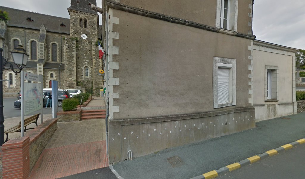 Retrouvez toutes les informations de contacts et horaires d&rsquo;ouverture pour La Poste Agence Communale CHEMILLE EN ANJOU Mairie situé à Chemille en anjou dans le département Maine-et-Loire (49). Pour effectuer envoyer vos colis (colissimo, chronopost, suivi colis), une gestion bancaire [&hellip;]