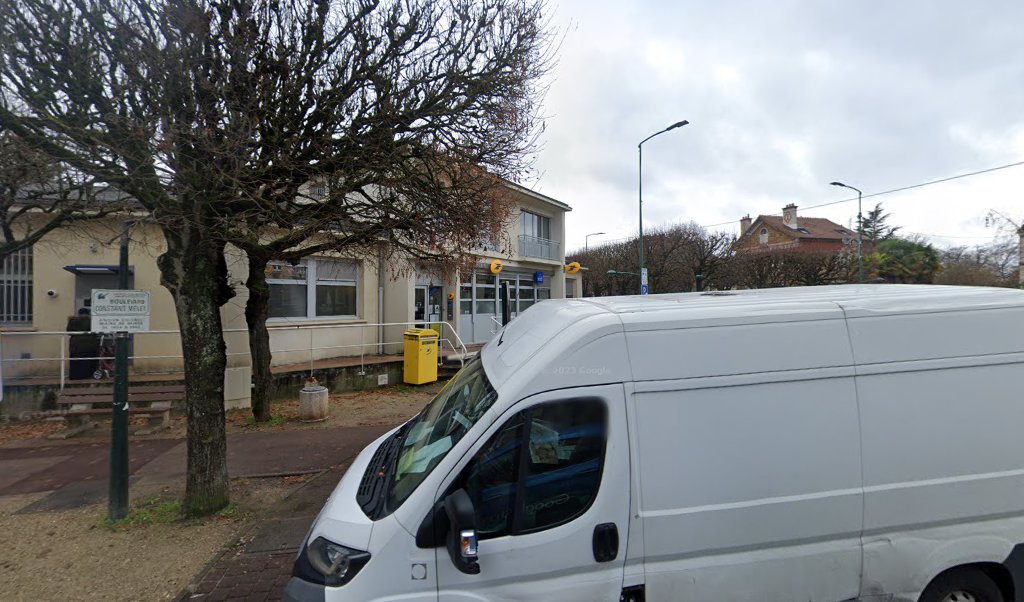 Retrouvez toutes les informations de contacts et horaires d&rsquo;ouverture pour La Poste VAIRES SUR MARNE situé à Vaires sur marne dans le département Seine-et-Marne (77). Pour effectuer envoyer vos colis (colissimo, chronopost, suivi colis), une gestion bancaire (banque postal, French [&hellip;]