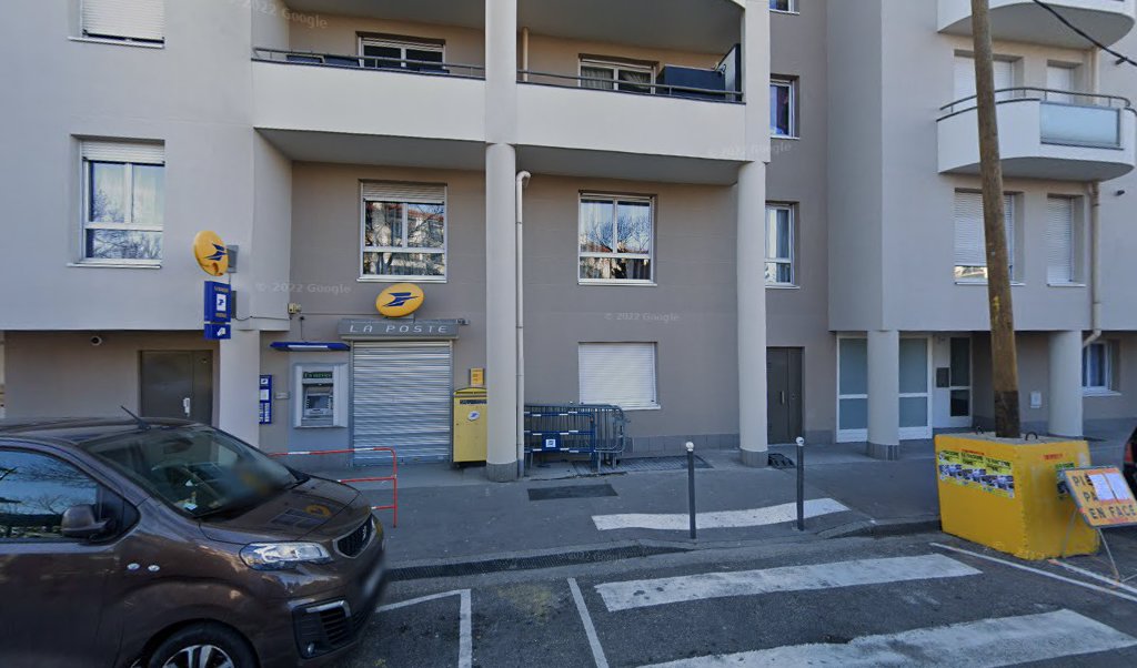 Retrouvez toutes les informations de contacts et horaires d&rsquo;ouverture pour La Poste VILLEURBANNE LES BROSSES situé à Villeurbanne dans le département Rhône (69). Pour effectuer envoyer vos colis (colissimo, chronopost, suivi colis), une gestion bancaire (banque postal, French Bank), votre [&hellip;]