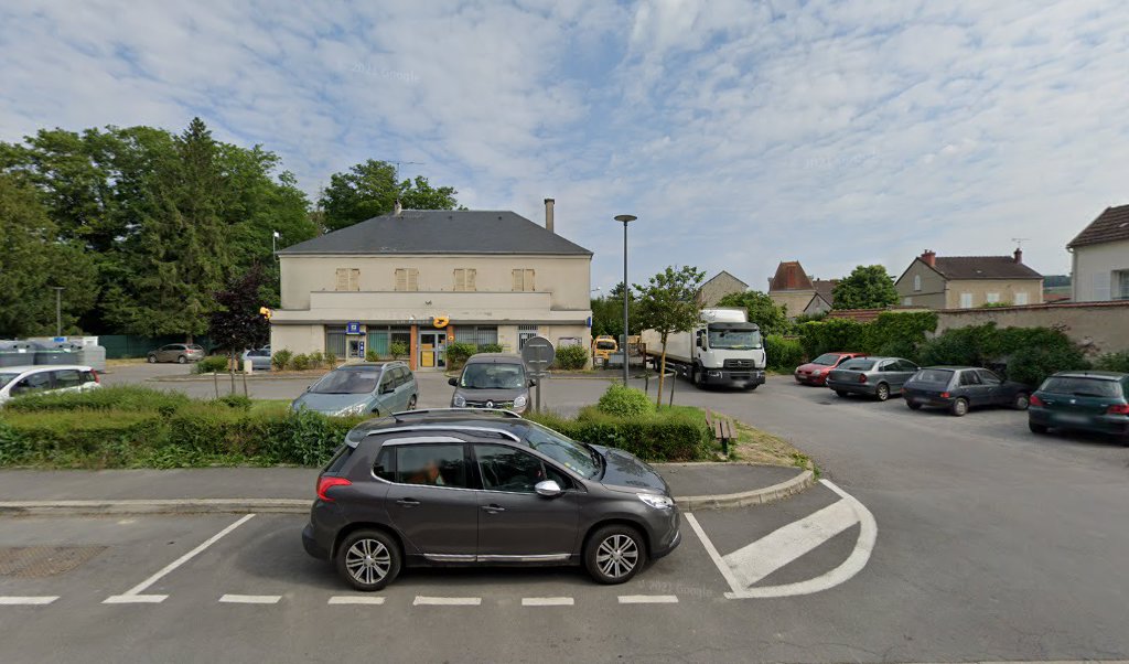 Retrouvez toutes les informations de contacts et horaires d&rsquo;ouverture pour La Poste CHARLY situé à Charly sur marne dans le département Aisne (02). Pour effectuer envoyer vos colis (colissimo, chronopost, suivi colis), une gestion bancaire (banque postal, French Bank), votre [&hellip;]