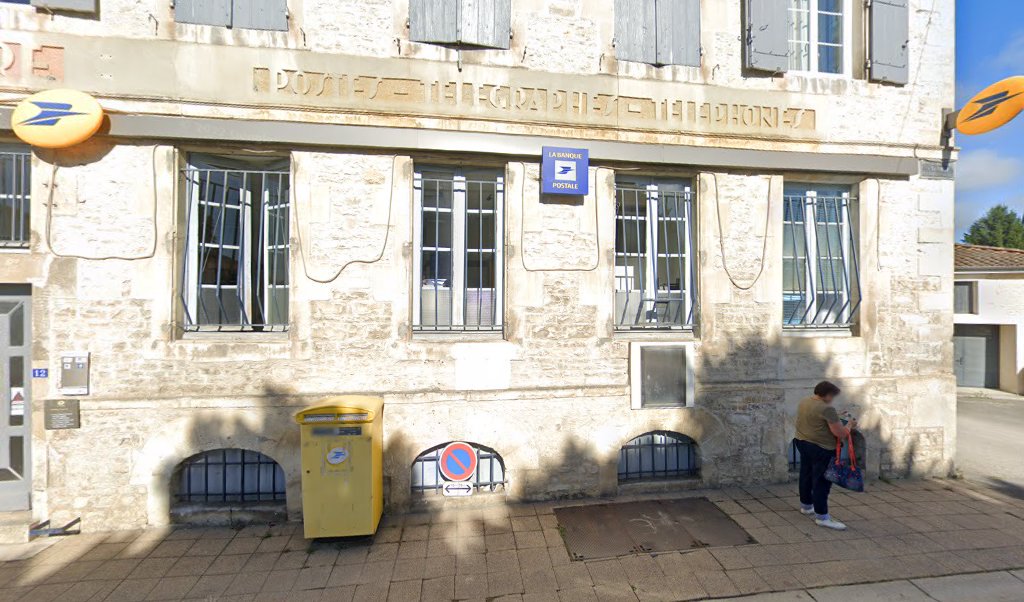 Retrouvez toutes les informations de contacts et horaires d&rsquo;ouverture pour La Poste AIGRE situé à Aigre dans le département Charente (16). Pour effectuer envoyer vos colis (colissimo, chronopost, suivi colis), une gestion bancaire (banque postal, French Bank), votre courrier (suivi [&hellip;]