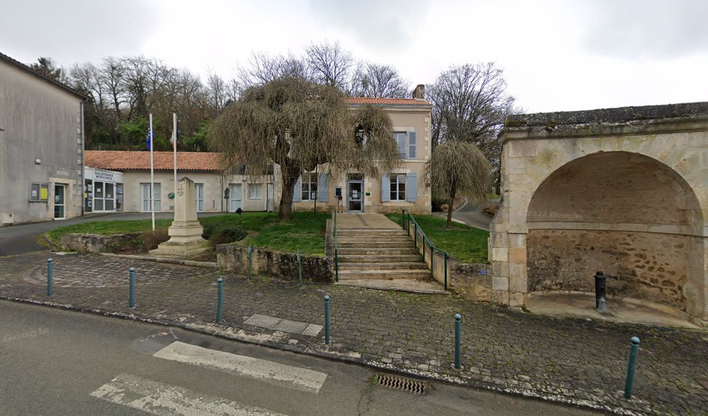 Retrouvez toutes les informations de contacts et horaires d&rsquo;ouverture pour La Poste Agence Communale CROUTELLE Mairie situé à Croutelle dans le département Vienne (86). Pour effectuer envoyer vos colis (colissimo, chronopost, suivi colis), une gestion bancaire (banque postal, French Bank), [&hellip;]