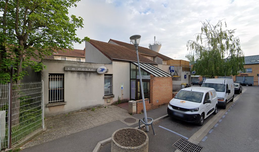Retrouvez toutes les informations de contacts et horaires d&rsquo;ouverture pour La Poste EZANVILLE situé à Ezanville dans le département Val-D&rsquo;Oise (95). Pour effectuer envoyer vos colis (colissimo, chronopost, suivi colis), une gestion bancaire (banque postal, French Bank), votre courrier (suivi [&hellip;]