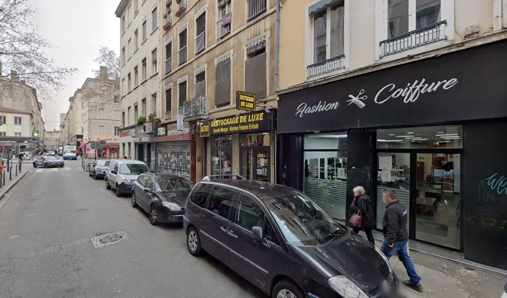 Retrouvez toutes les informations de contacts et horaires d&rsquo;ouverture pour Relais Pickup ALTEC DESTOCKAGE situé à Lyon dans le département Rhône (69). Pour effectuer envoyer vos colis (colissimo, chronopost, suivi colis), une gestion bancaire (banque postal, French Bank), votre courrier [&hellip;]
