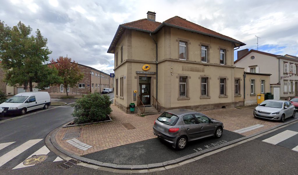 Retrouvez toutes les informations de contacts et horaires d&rsquo;ouverture pour La Poste SARRALBE situé à Sarralbe dans le département Moselle (57). Pour effectuer envoyer vos colis (colissimo, chronopost, suivi colis), une gestion bancaire (banque postal, French Bank), votre courrier (suivi [&hellip;]