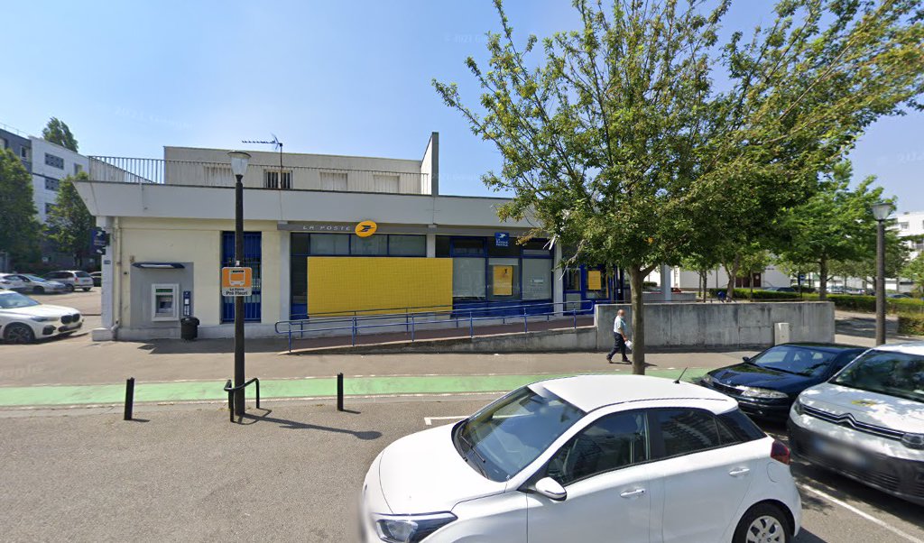 Retrouvez toutes les informations de contacts et horaires d&rsquo;ouverture pour La Poste LE HAVRE CAUCRIAUVILLE situé à Le havre dans le département Seine-Maritime (76). Pour effectuer envoyer vos colis (colissimo, chronopost, suivi colis), une gestion bancaire (banque postal, French Bank), [&hellip;]