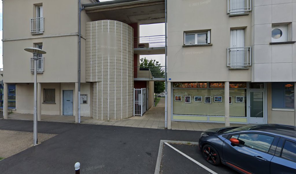 Retrouvez toutes les informations de contacts et horaires d&rsquo;ouverture pour La Poste VARENNES SUR SEINE situé à Varennes sur seine dans le département Seine-et-Marne (77). Pour effectuer envoyer vos colis (colissimo, chronopost, suivi colis), une gestion bancaire (banque postal, French [&hellip;]