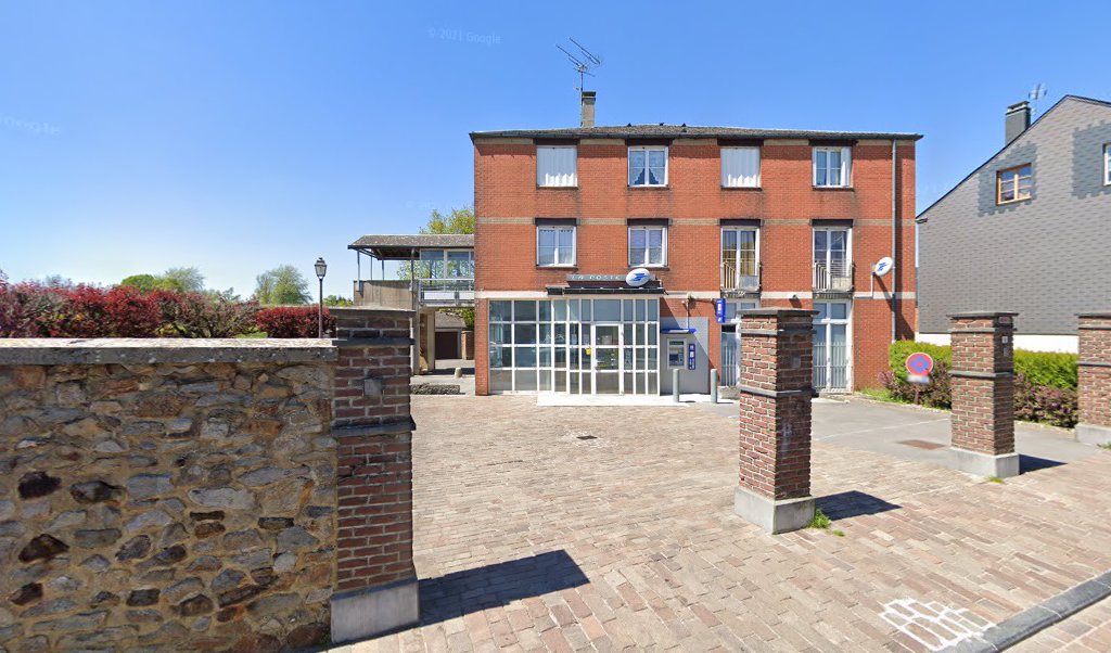 Retrouvez toutes les informations de contacts et horaires d&rsquo;ouverture pour La Poste ROCROI situé à Rocroi dans le département Ardennes (08). Pour effectuer envoyer vos colis (colissimo, chronopost, suivi colis), une gestion bancaire (banque postal, French Bank), votre courrier (suivi [&hellip;]