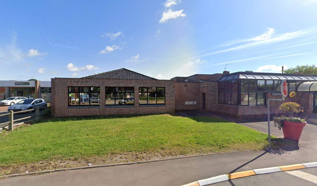 Retrouvez toutes les informations de contacts et horaires d&rsquo;ouverture pour La Poste ANNEZIN situé à Annezin dans le département Pas-de-Calais (62). Pour effectuer envoyer vos colis (colissimo, chronopost, suivi colis), une gestion bancaire (banque postal, French Bank), votre courrier (suivi [&hellip;]