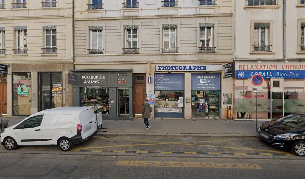Retrouvez toutes les informations de contacts et horaires d&rsquo;ouverture pour Relais Pickup PHOTO EXPRESS NUMERIQUE situé à Lyon dans le département Rhône (69). Pour effectuer envoyer vos colis (colissimo, chronopost, suivi colis), une gestion bancaire (banque postal, French Bank), votre [&hellip;]