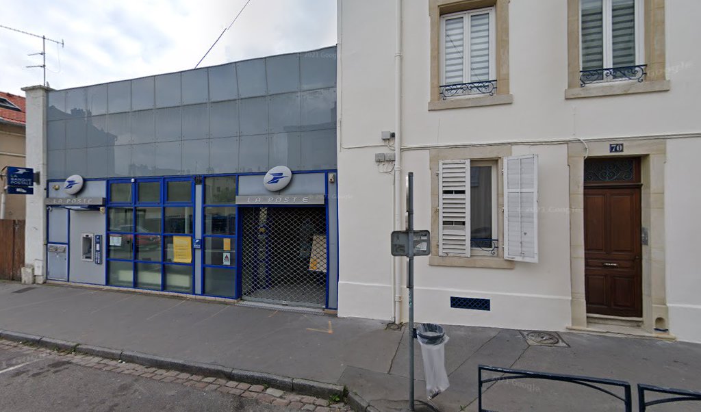 Retrouvez toutes les informations de contacts et horaires d&rsquo;ouverture pour La Poste NANCY III MAISONS situé à Nancy dans le département Meurthe-et-Moselle (54). Pour effectuer envoyer vos colis (colissimo, chronopost, suivi colis), une gestion bancaire (banque postal, French Bank), votre [&hellip;]