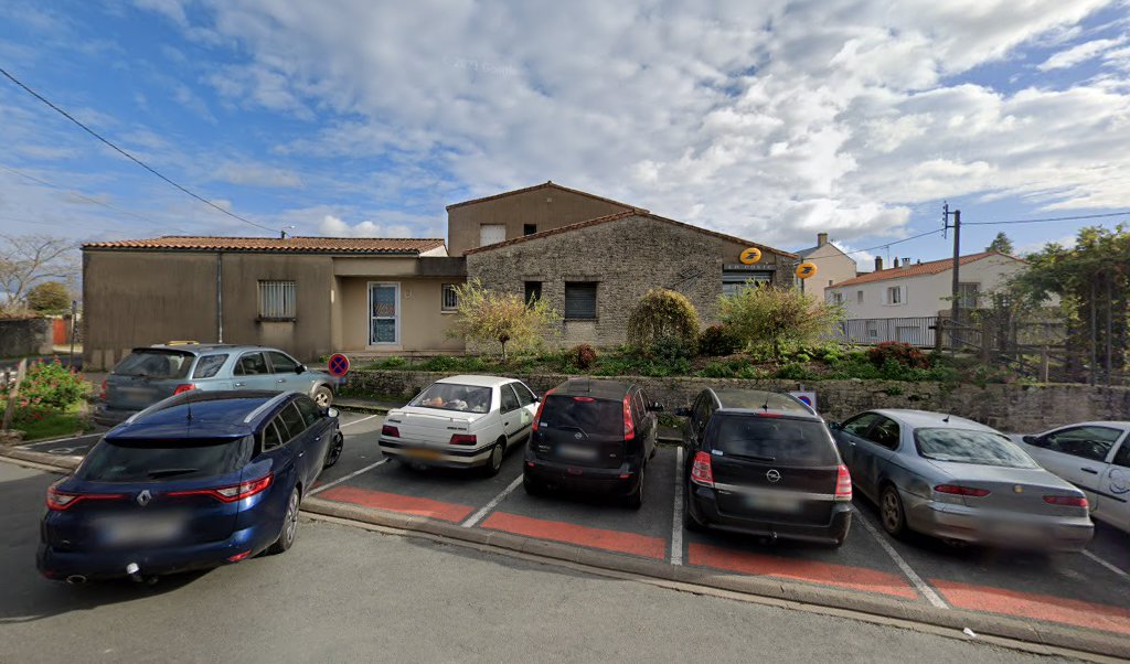 Retrouvez toutes les informations de contacts et horaires d&rsquo;ouverture pour La Poste LA CRECHE situé à La creche dans le département Deux-Sèvres (79). Pour effectuer envoyer vos colis (colissimo, chronopost, suivi colis), une gestion bancaire (banque postal, French Bank), votre [&hellip;]