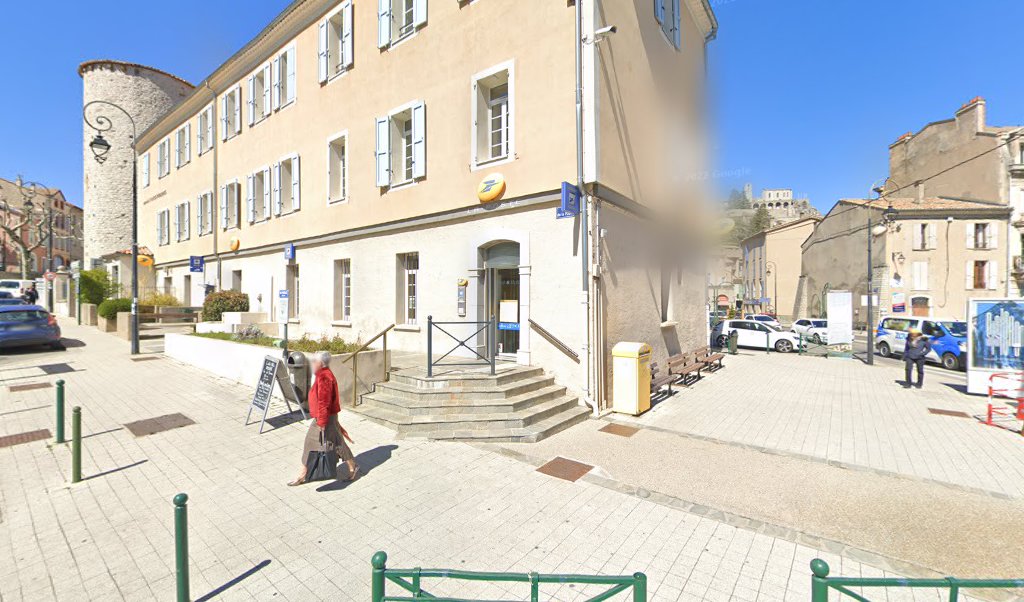 Retrouvez toutes les informations de contacts et horaires d&rsquo;ouverture pour La Poste SISTERON situé à Sisteron dans le département Alpes-de-Haute-Provence (04). Pour effectuer envoyer vos colis (colissimo, chronopost, suivi colis), une gestion bancaire (banque postal, French Bank), votre courrier (suivi [&hellip;]