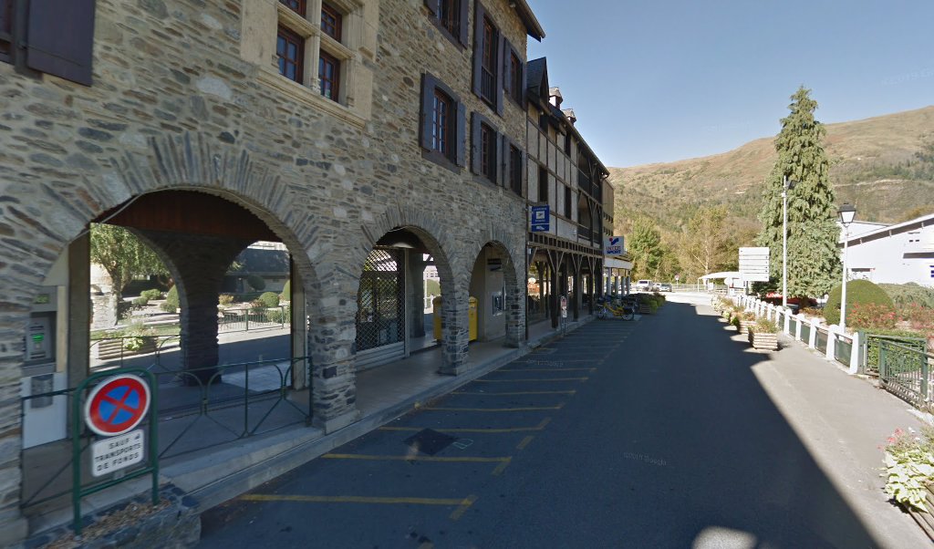 Retrouvez toutes les informations de contacts et horaires d&rsquo;ouverture pour La Poste SAINT LARY SOULAN situé à St lary soulan dans le département Hautes-Pyrénées (65). Pour effectuer envoyer vos colis (colissimo, chronopost, suivi colis), une gestion bancaire (banque postal, French [&hellip;]
